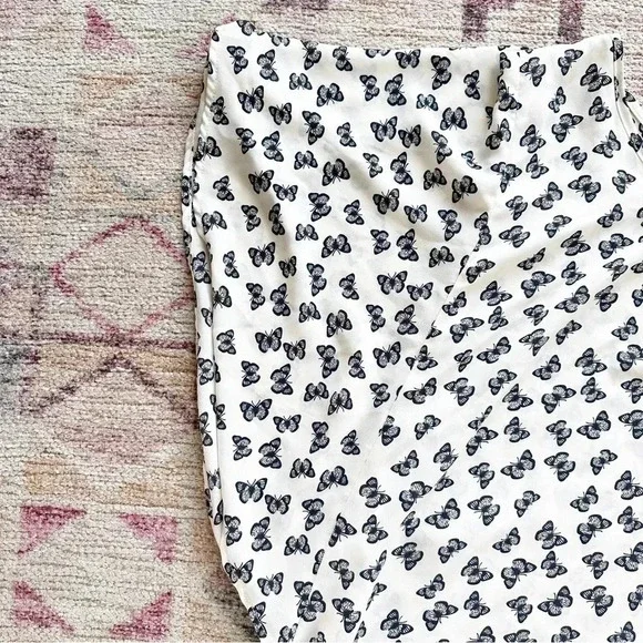 Karen Kane• Butterfly blouse - Picture 3 of 4